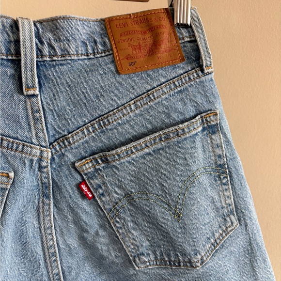 LEVI’S 501® MID THIGH WOMEN'S SHORTS - Picture 5 of 5